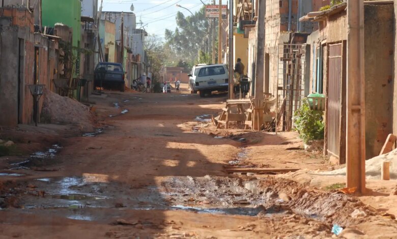 Pobreza afeta desenvolvimento de bebês desde 6 meses, mostra pesquisa