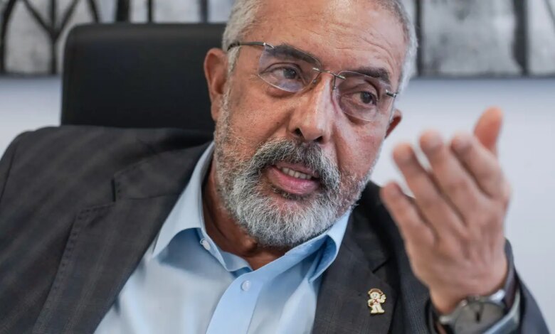 Não há mais razão para manter escala 6x1 e jornada de 44h, diz senador