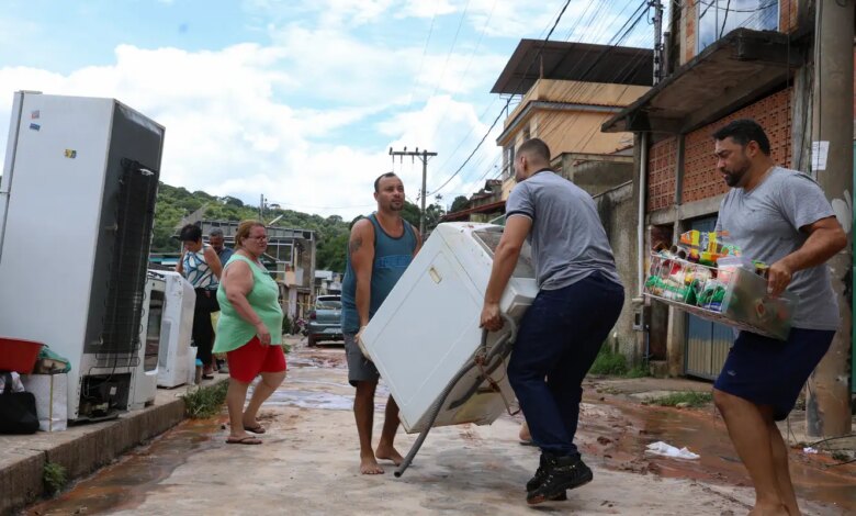 Saúde envia equipes do SUS para áreas atingidas pela chuva em Minas