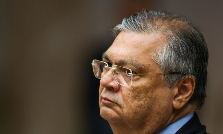 Dino suspende decisão da CPMI do INSS que quebrou sigilos de Lulinha