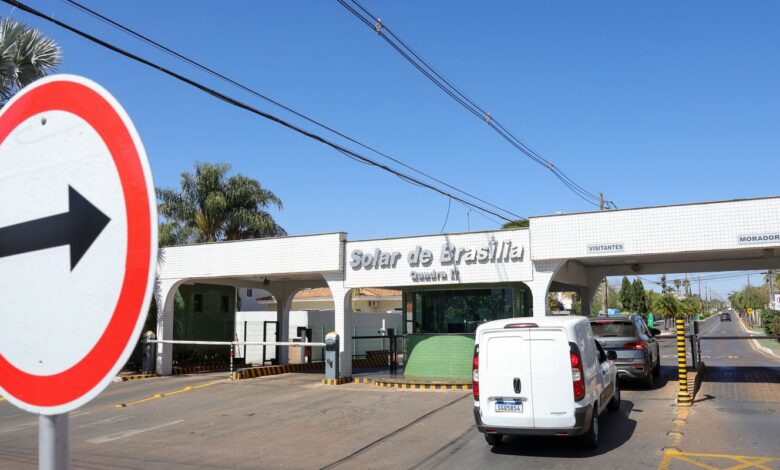 Moraes proíbe drones perto da casa onde Bolsonaro cumpre prisão