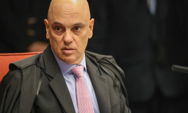 Moraes expede mandado de soltura que autoriza domiciliar a Bolsonaro
