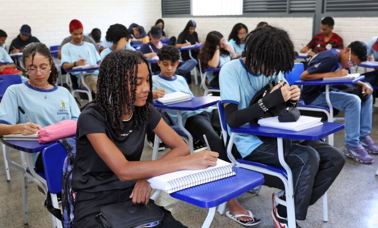 Pagamento da 1ª parcela do programa Pé-de-Meia começa nesta segunda