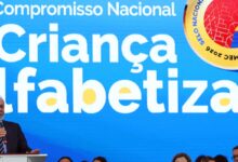 Brasil atinge meta com 66% das crianças alfabetizadas em idade certa