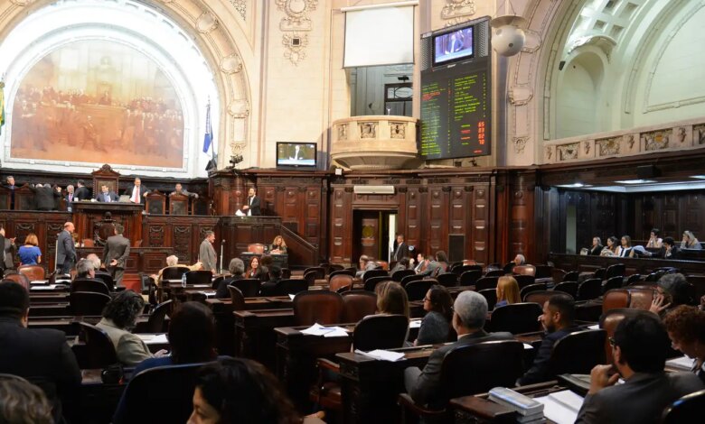 TRE-RJ marca para terça recontagem de votos após cassação de Bacellar