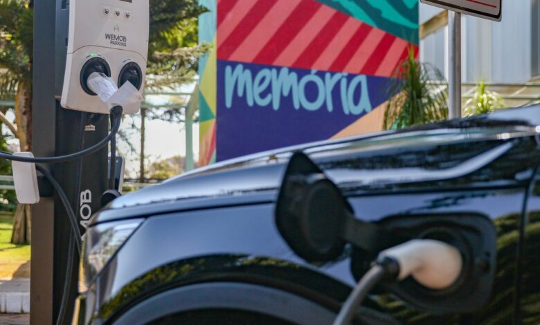 Emplacamentos de veículos avançaram em fevereiro, aponta Fenabrave