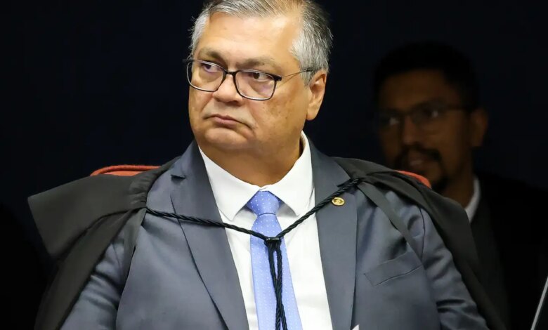 Dino proíbe saques em espécie de emendas parlamentares