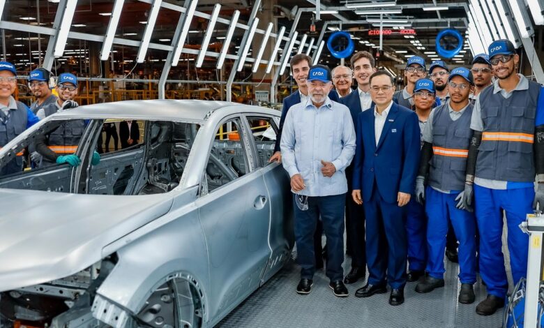 Lula diz que governo apresentará solução para famílias endividadas