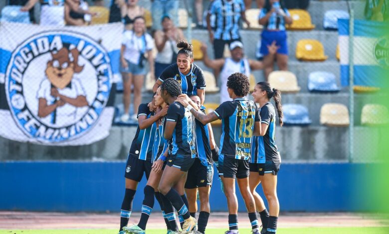 Grêmio supera Internacional por 2 a 1 no Brasileiro Feminino
