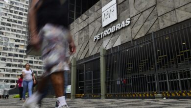 Petrobras diz que está entregando todo o combustível produzido