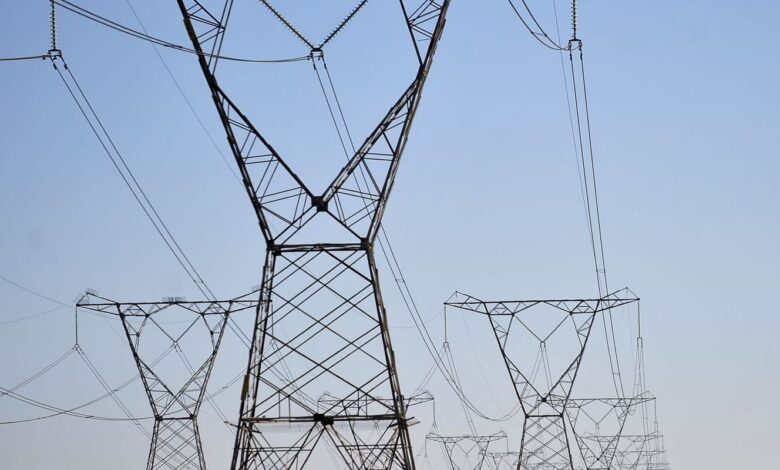 Aneel leiloa cinco lotes de linhas de transmissão de energia