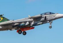 Lula batiza primeiro caça Gripen produzido no Brasil