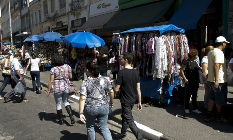 Taxa de informalidade cai no mercado de trabalho, mostra IBGE