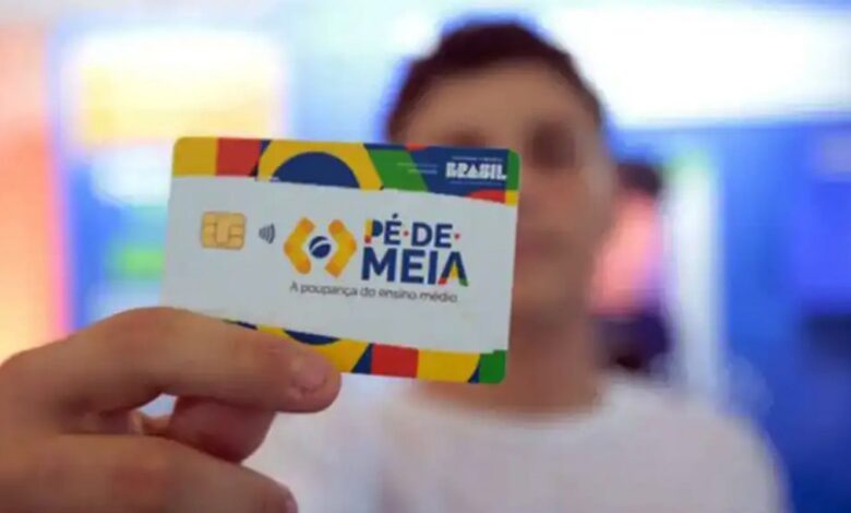 Pé-de-Meia paga incentivos a alunos nascidos em setembro e outubro