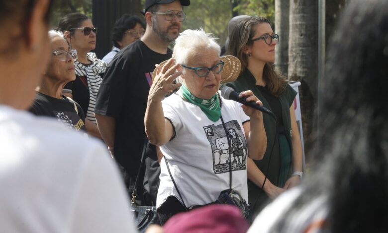 Mulheres estão perdendo o direito de ir e vir, diz Amelinha Teles