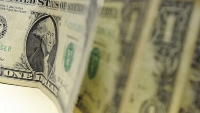 Dólar cai para R$ 5,24, e bolsa sobe 3,24% após fala de Trump
