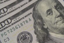 Dólar fecha em R$ 5,28 com preocupações sobre Oriente Médio