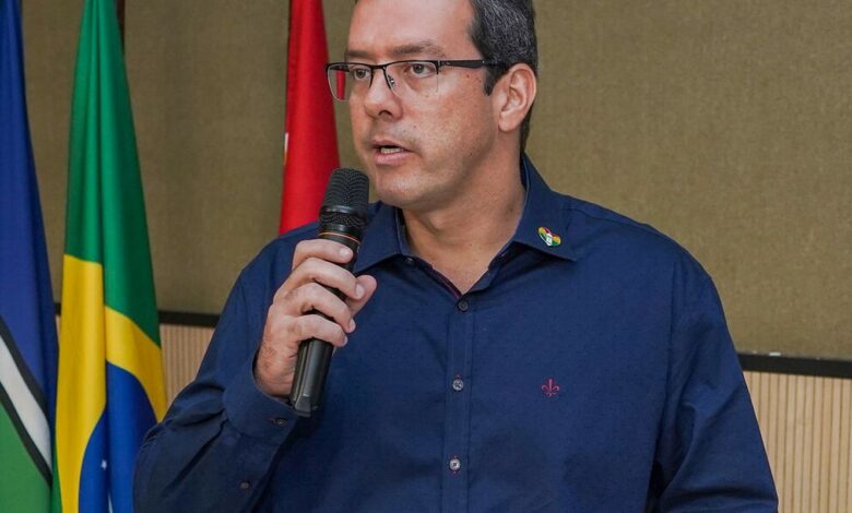 Após ser afastado pelo STF, prefeito de Macapá renuncia ao cargo