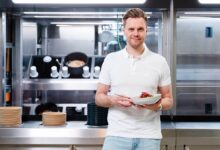 Robô cozinheiro com IA vence prêmio internacional de robótica