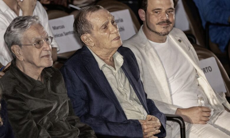 Mautner aposta no Brasil como luz diferente para o mundo, diz Caetano