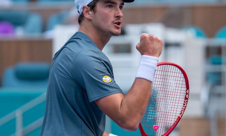 João Fonseca vence estreia em Miami e terá Alcaraz na 2ª rodada