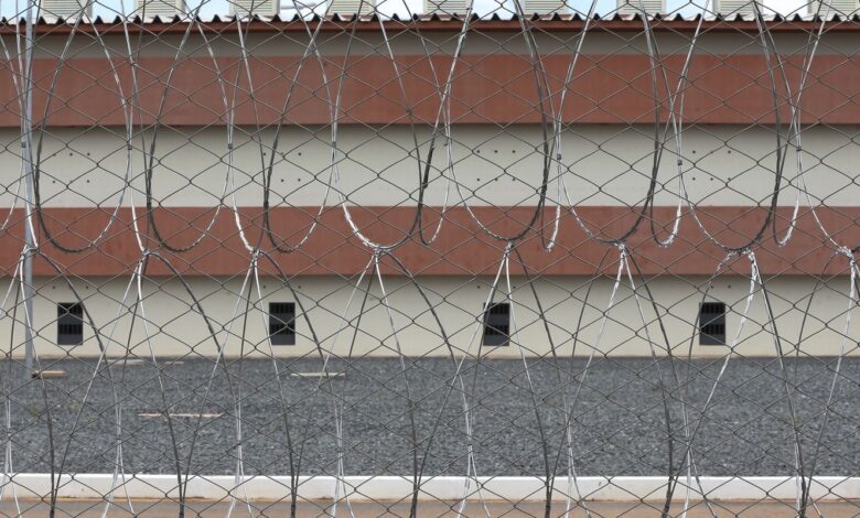 Vorcaro chega a Brasília em voo da PF e vai para presídio federal