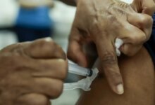 Campanha de vacinação contra a gripe começa neste sábado em SP