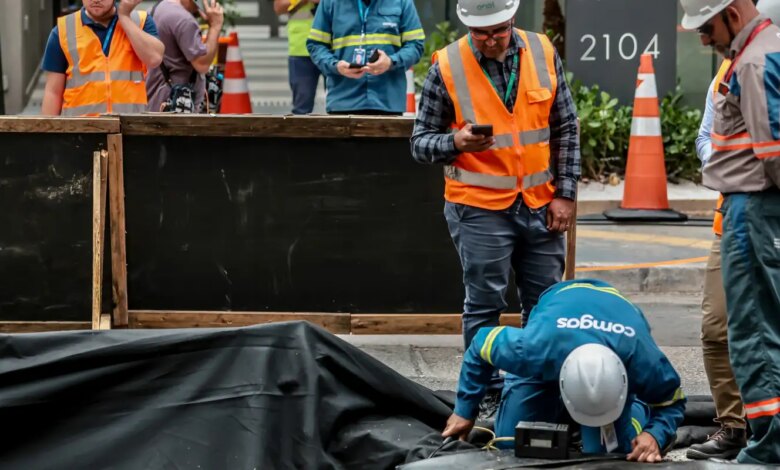 Enel constata gás no buraco aberto por explosão na rua da Consolação
