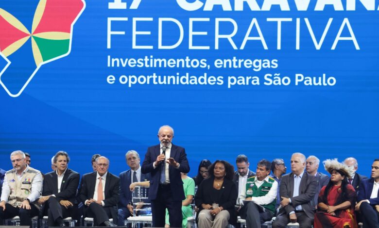 Lula questiona BC sobre corte da Selic: "esperava pelo menos 0,5%"