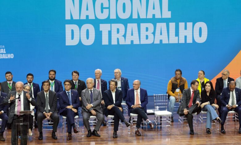 Fim do 6x1: Lula propõe negociação entre patrões, empregados e governo