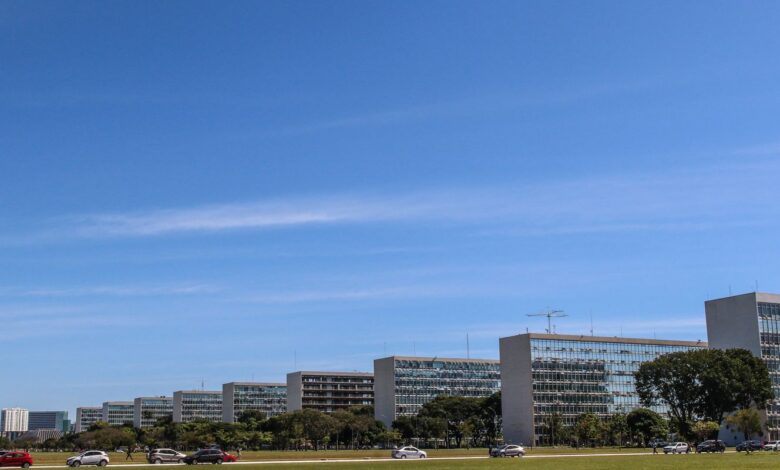 Governo bloqueia R$ 1,2 bilhão do Executivo e R$ 334 milhões de emendas