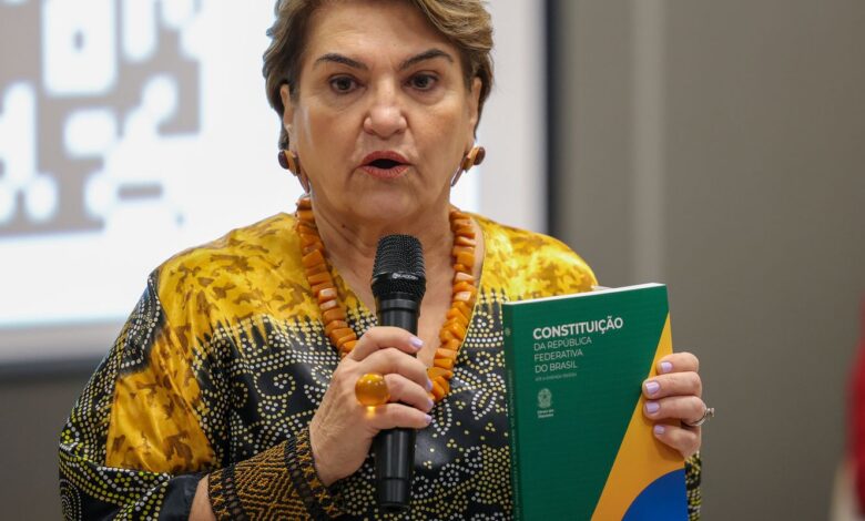 "Temos que agir", diz ministra das mulheres sobre estupro no Rio