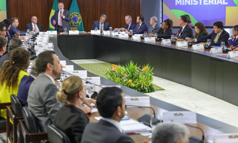 Lula se despede de ministros e confirma Alckmin como vice em chapa