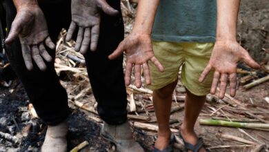 Famílias lutam para reconstruir a vida um mês depois de chuvas em MG
