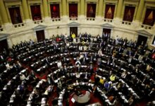 Justiça argentina barra trechos da reforma trabalhista de Milei