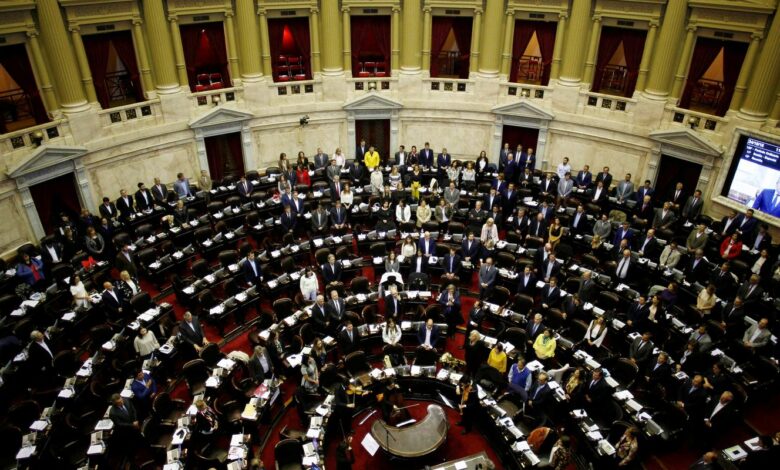 Justiça argentina barra trechos da reforma trabalhista de Milei