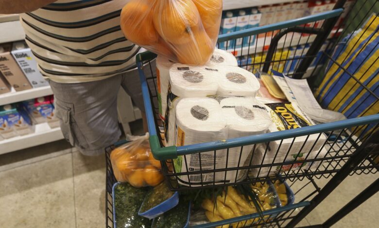 Prévia da inflação de março fica em 0,44%, pressionada por alimentos
