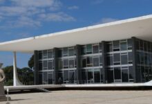 STF tem dois votos para negar novamente prisão domiciliar de Bolsonaro