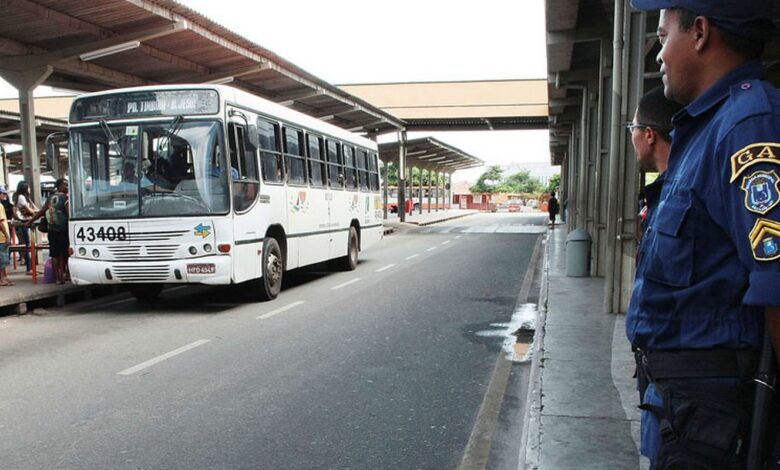 Rodoviários de São Luís fazem greve para cobrar pagamento de reajustes