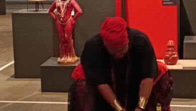 Exposição explora presença de Exu na cultura afro-brasileira