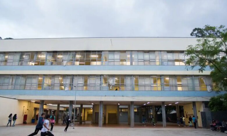 Professores do estado de SP finalizam greve, mas mantêm mobilização