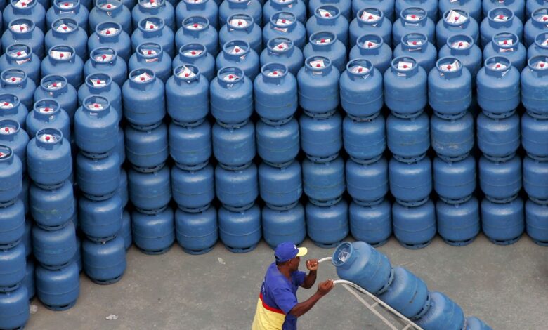 Governo libera R$ 330 milhões para segurar preço do gás de cozinha