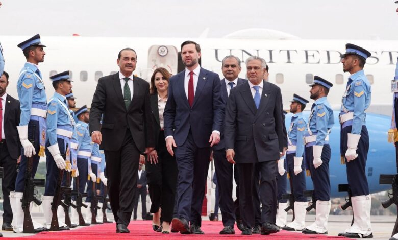 Sem acordo de paz entre EUA e Irã, Trump promete fechar Ormuz