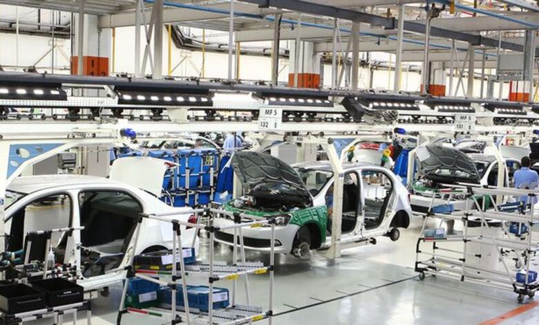 Indústria nacional avança 0,9% em fevereiro