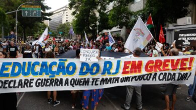 Professores estaduais e municipais do Rio fazem paralisação de 24h
