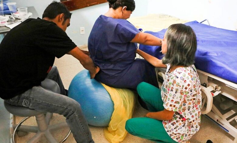 Doula: regulamentação reforça integração da categoria ao SUS