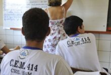 Pé-de-Meia reduz abandono escolar no ensino médio em 43% em dois anos