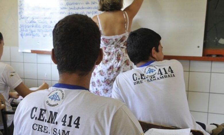 Pé-de-Meia reduz abandono escolar no ensino médio em 43% em dois anos