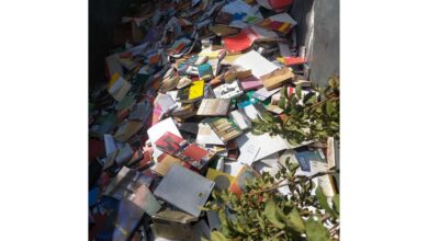 Prefeitura de Osasco joga no lixo livros de biblioteca municipal