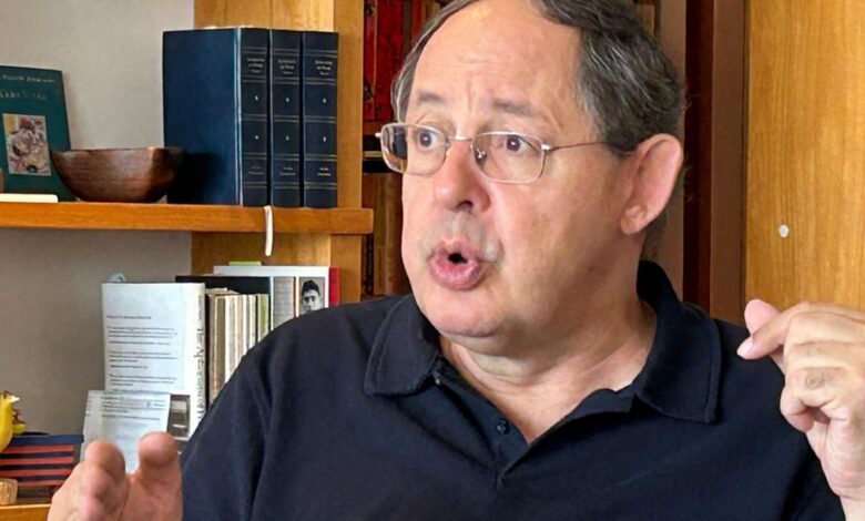 Hiperglobalização está em crise, diz economista Eduardo Giannetti